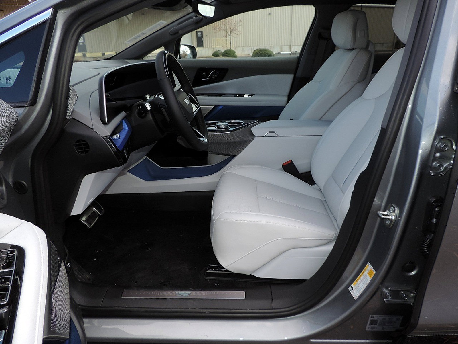 New 2026 Cadillac Optiq Luxury 2 image 15