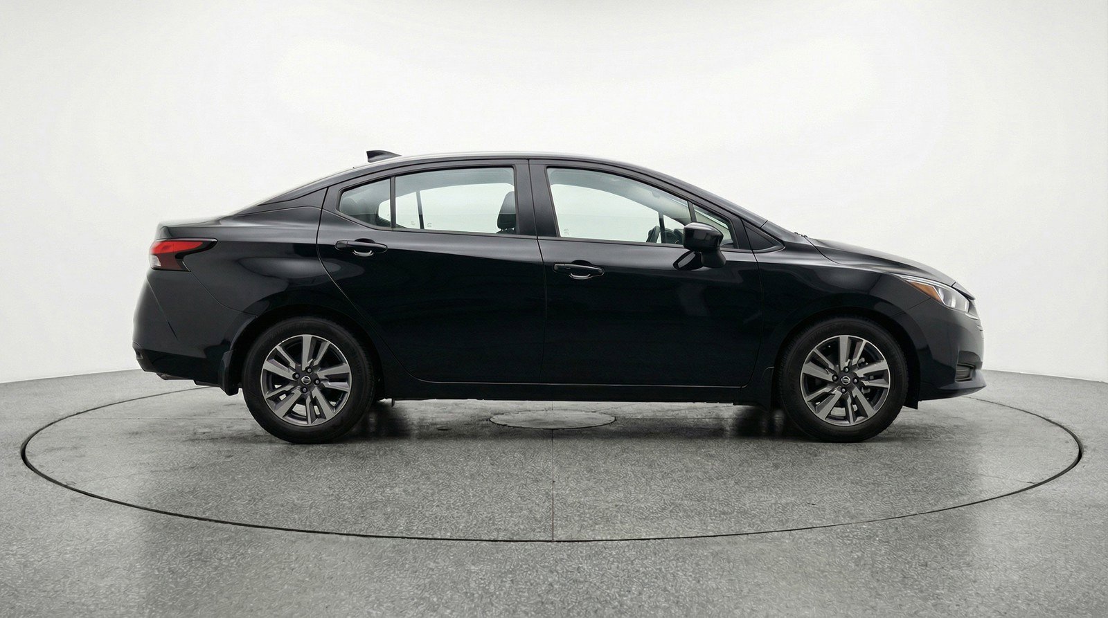 Used 2025 Nissan Versa SV image 11