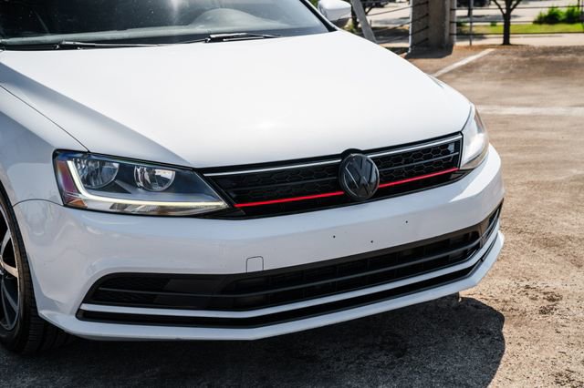 Used 2017 Volkswagen Jetta SE image 23