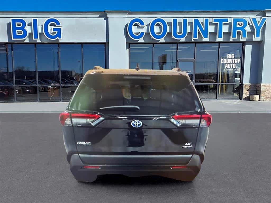 Used 2023 Toyota RAV4 LE AWD/4WD image 2