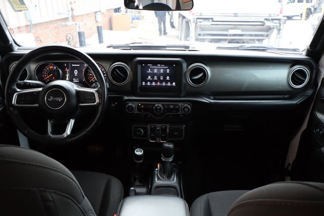 Used 2020 Jeep Wrangler Unlimited Sahara AWD/4WD image 40