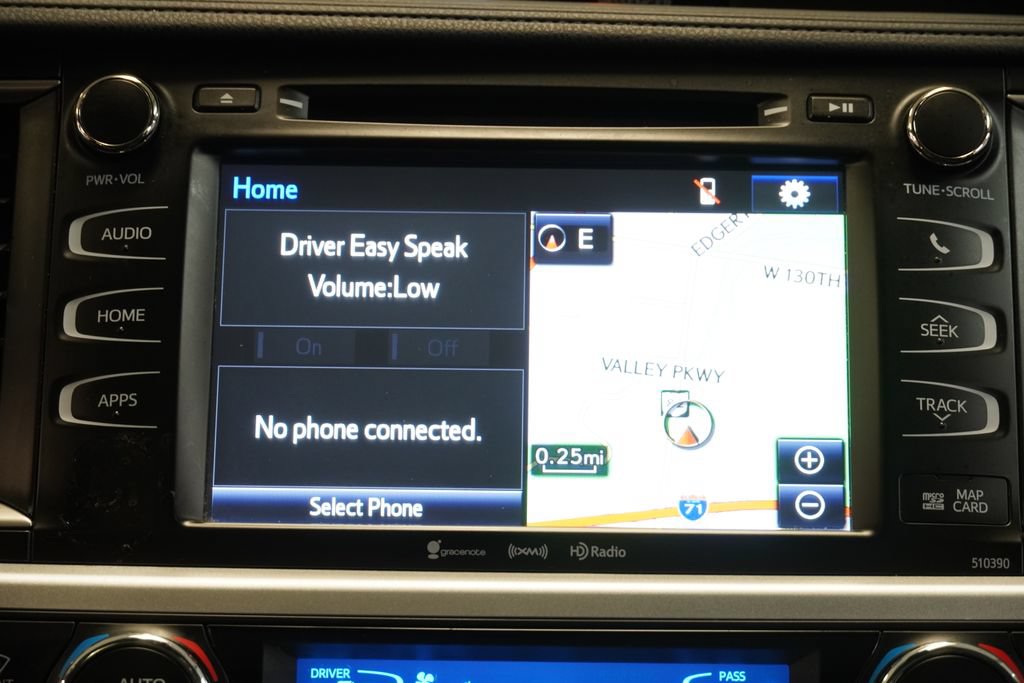 Used 2019 Toyota Highlander XLE AWD/4WD image 22