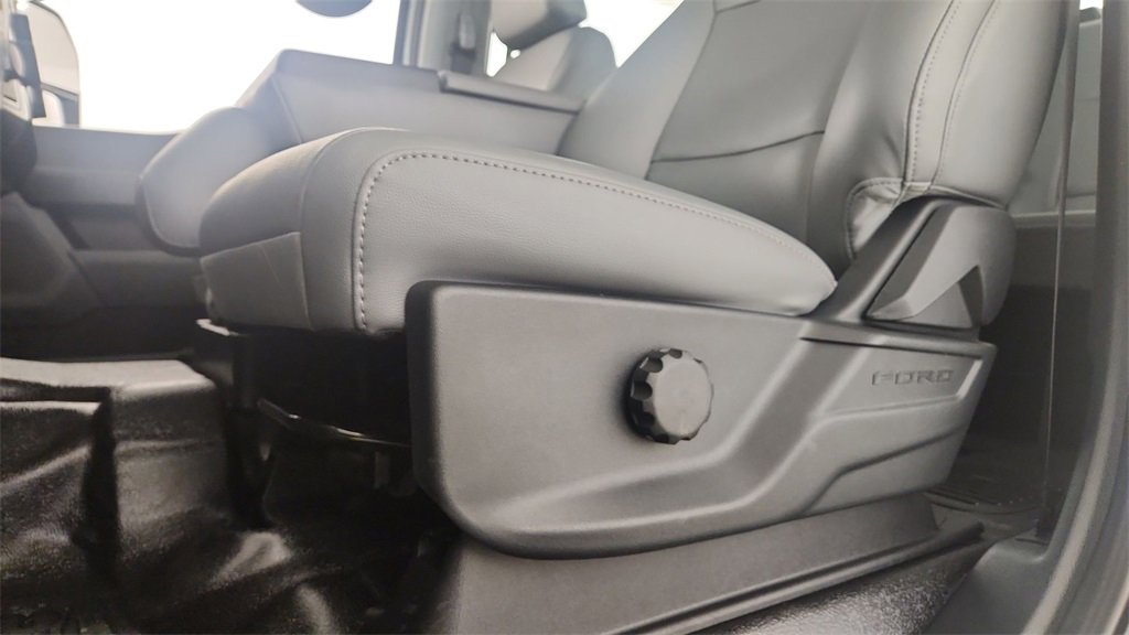 New 2025 Ford F350 XL w/ XL Chrome Package image 19