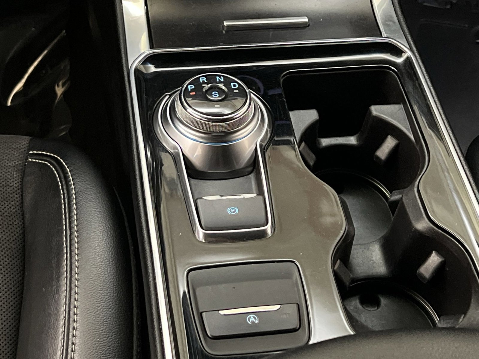 Used 2019 Ford Edge ST w/ Convenience Package image 20