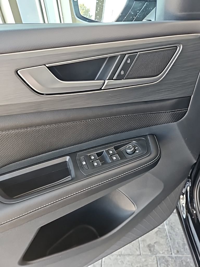 New 2026 Volkswagen Atlas Cross Sport SE image 26