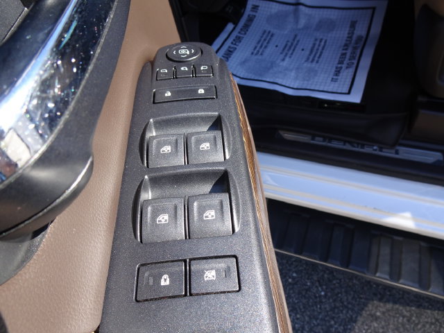 Used 2019 GMC Sierra 2500 Denali w/ Duramax Plus Package AWD/4WD image 13