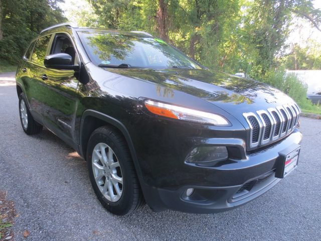 Used 2016 Jeep Cherokee Latitude w/ Safety/Convenience Group AWD/4WD image 2
