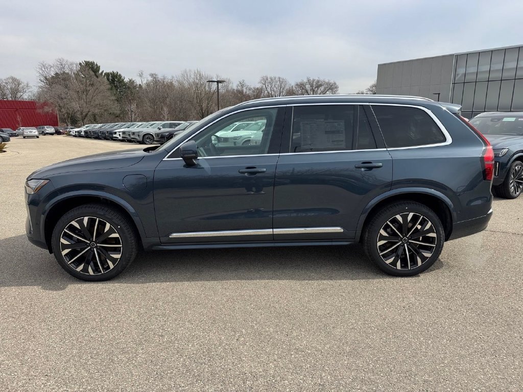 Used 2026 Volvo XC90 T8 Plus w/ Protection Package Premier AWD/4WD image 2