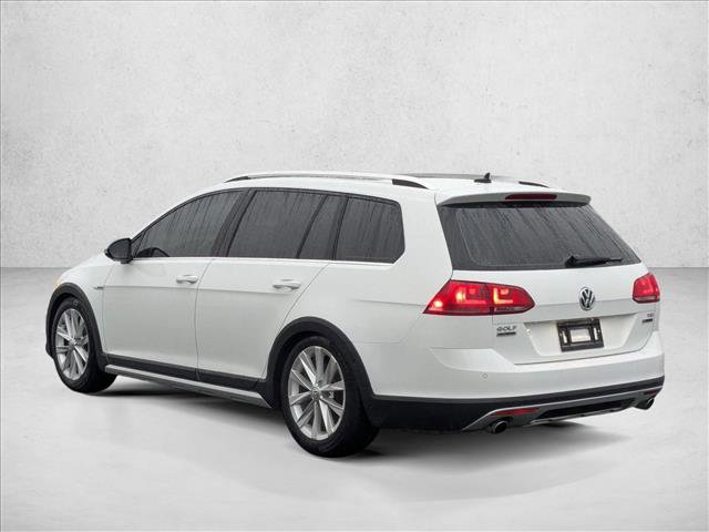 Used 2017 Volkswagen Golf S image 8