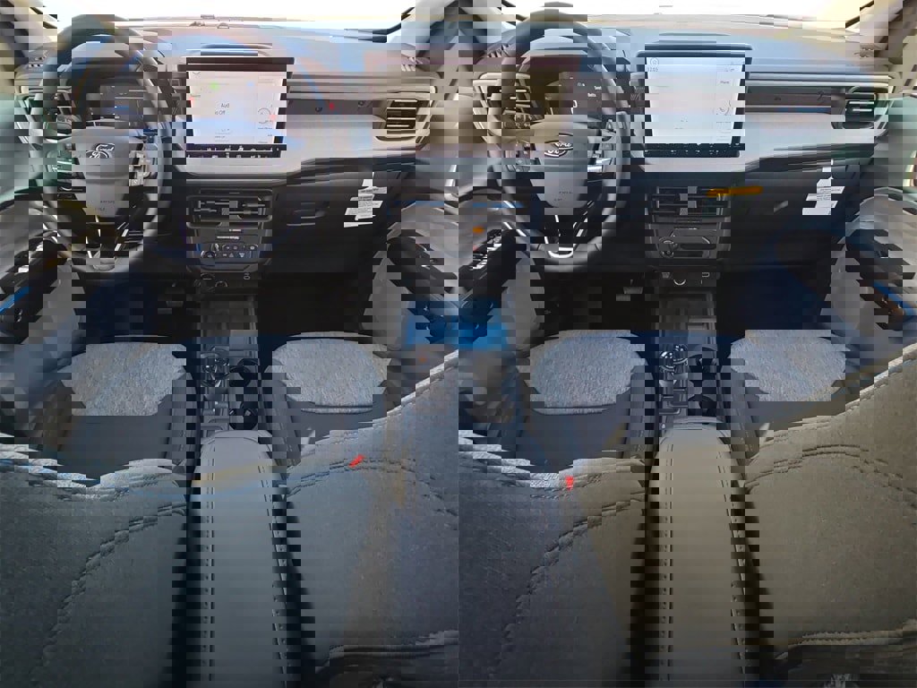 New 2025 Ford Maverick XLT w/ XLT Luxury Package image 9