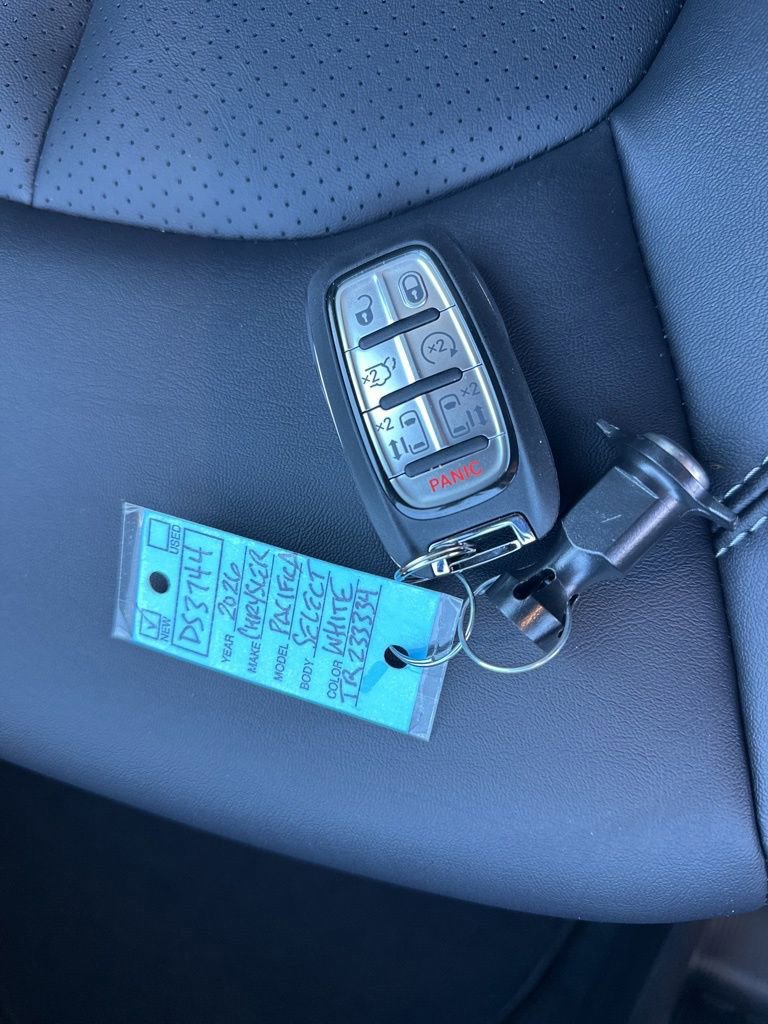 New 2026 Chrysler Pacifica Select image 28