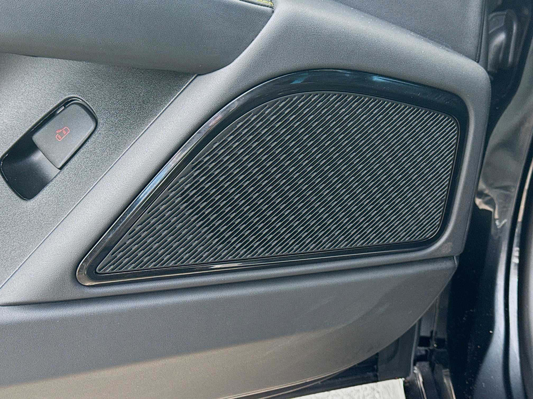 Certified 2024 Maserati Grecale Trofeo image 23