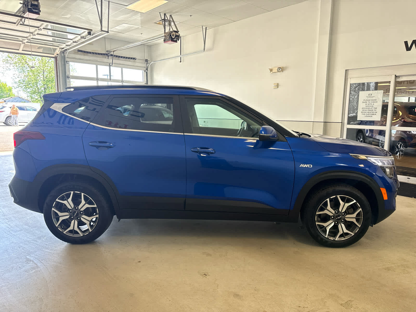 Used 2023 Kia Seltos EX AWD/4WD image 7