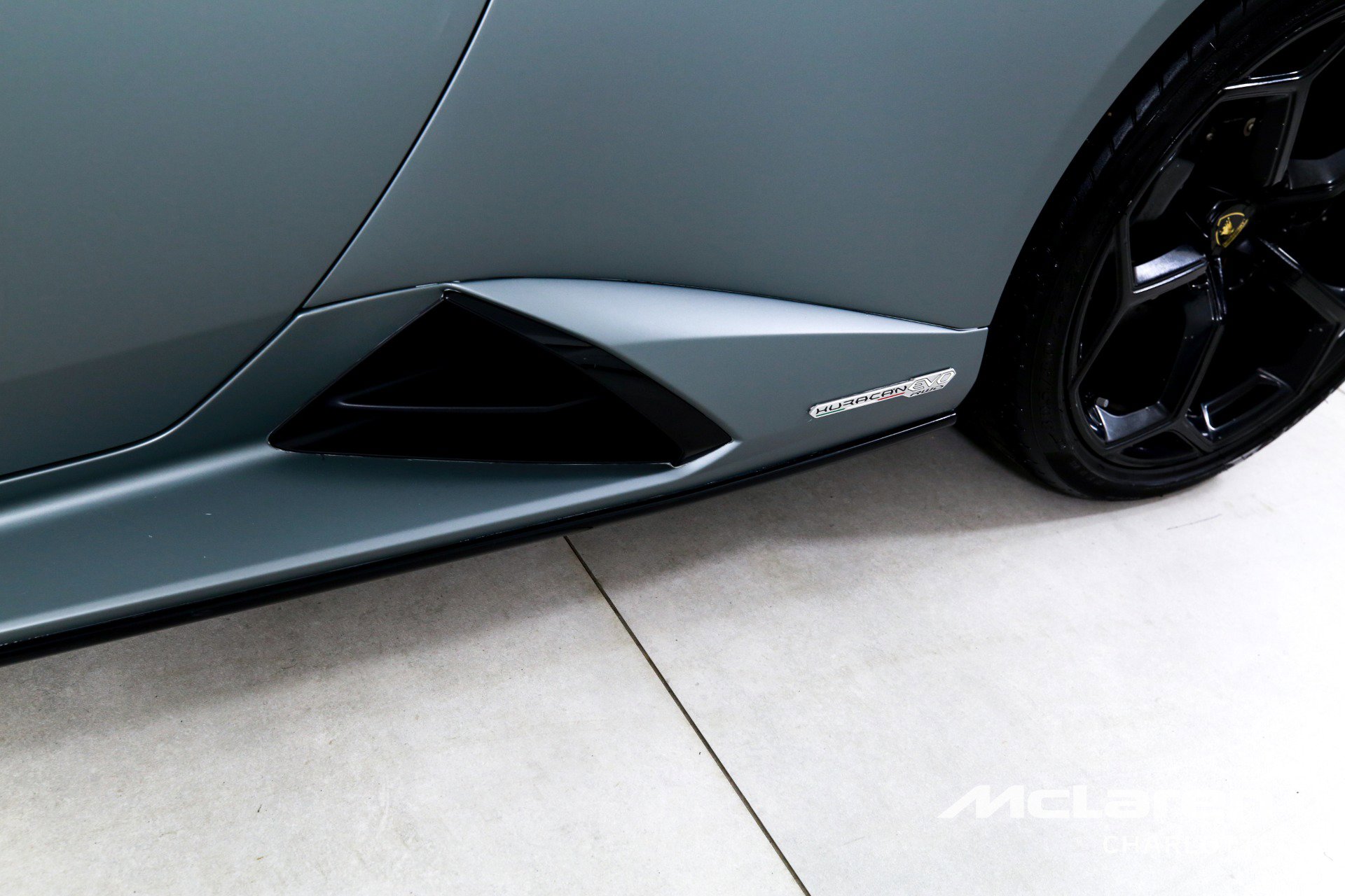 Used 2021 Lamborghini Huracan EVO image 32