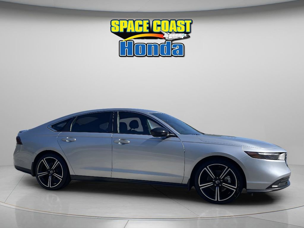 Used 2025 Honda Accord Sport image 12