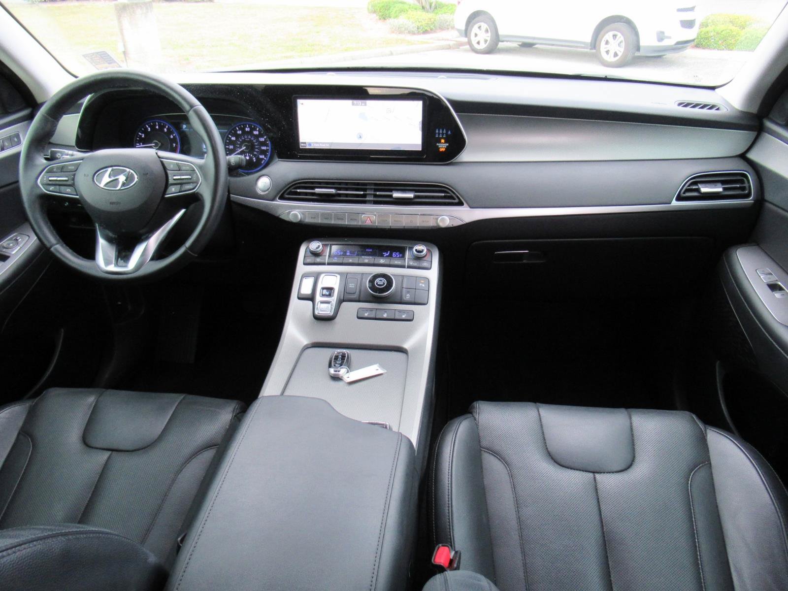 Used 2022 Hyundai Palisade SEL w/ 8P Bench Seat Package FWD image 12