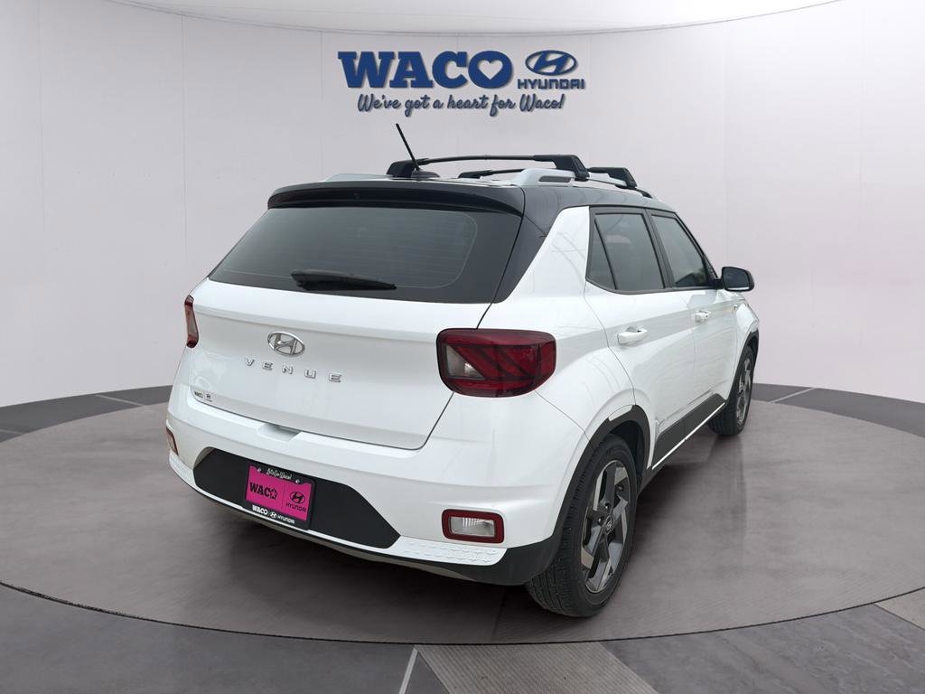 Used 2024 Hyundai Venue Limited FWD image 13