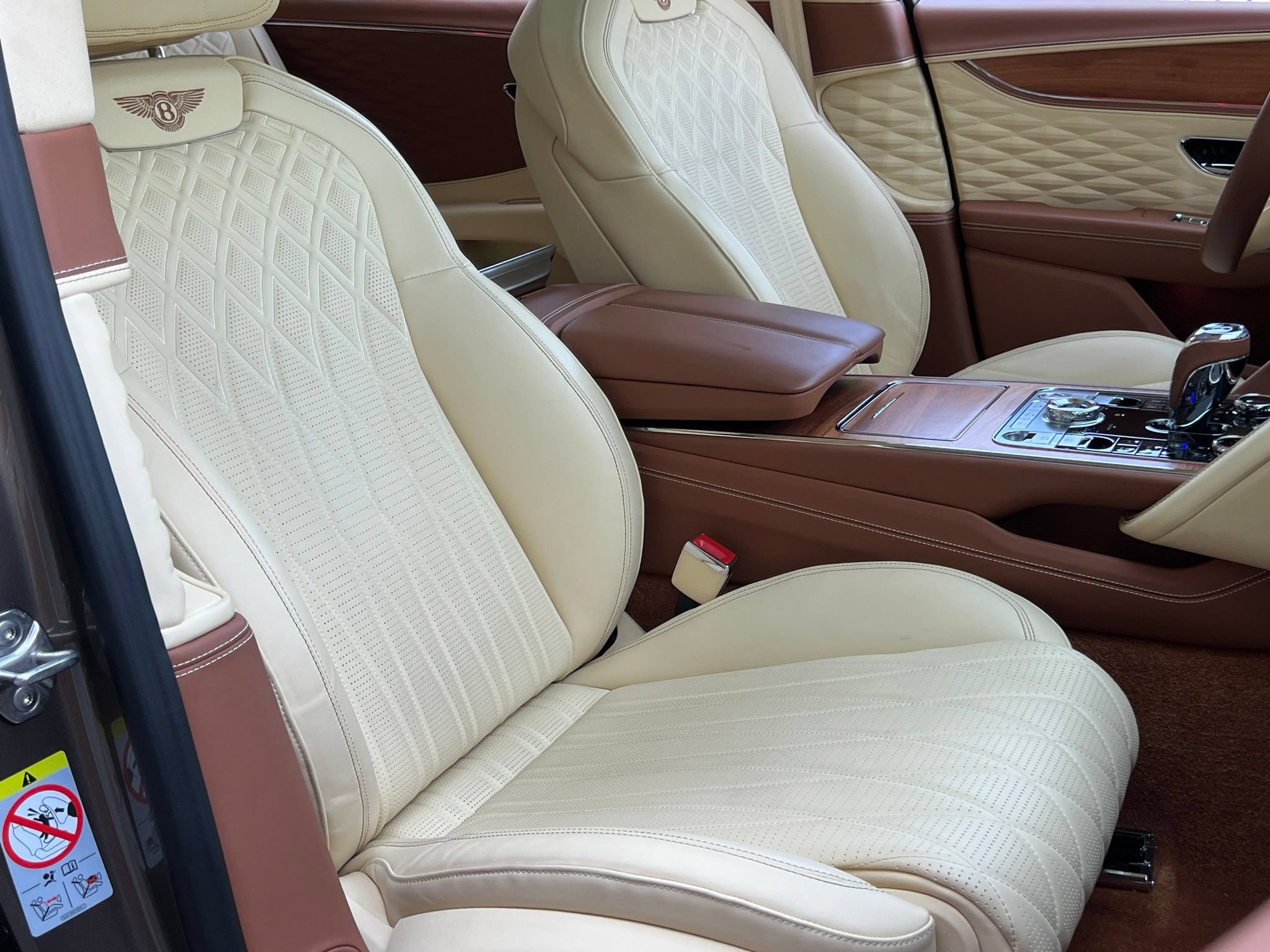 Used 2023 Bentley Flying Spur W12 AWD/4WD image 43