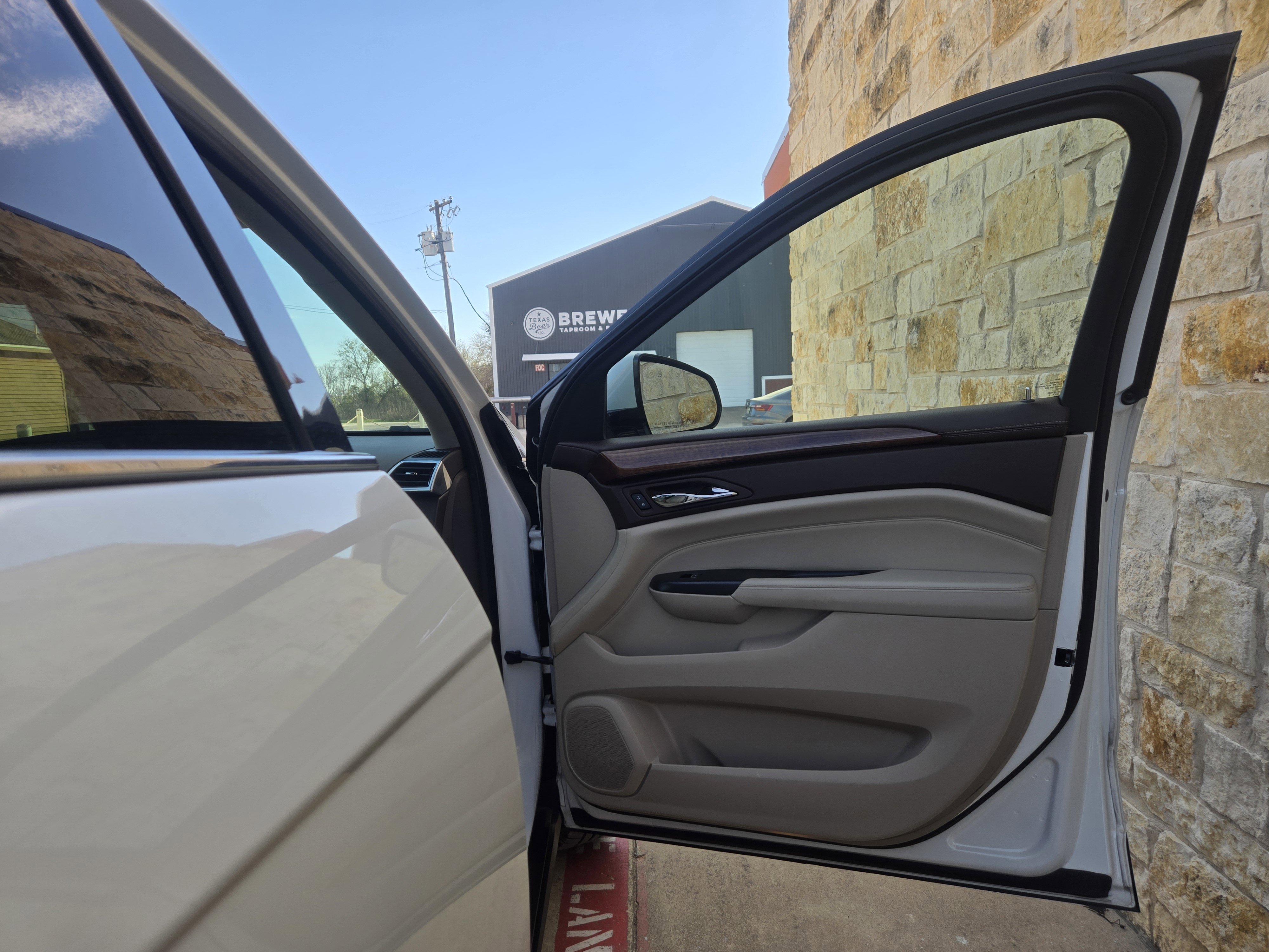 Used 2014 Cadillac SRX Luxury w/ Driver Awareness Package image 8