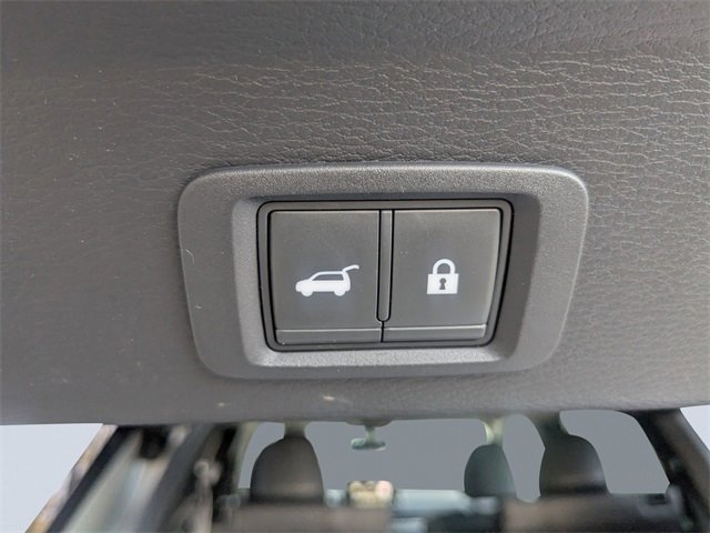 Used 2022 Mitsubishi Outlander SE image 13