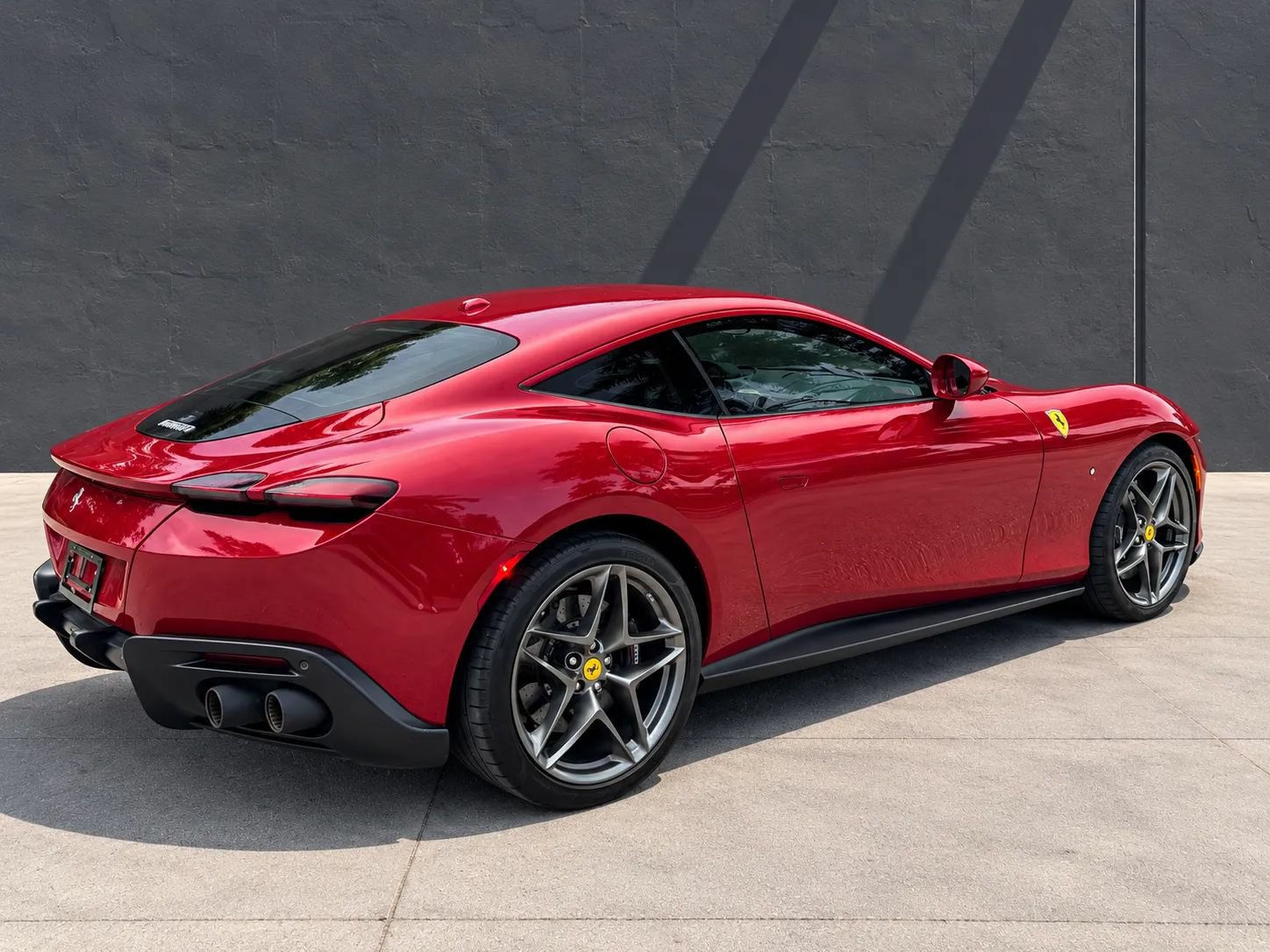 Used 2022 Ferrari Roma RWD image 3
