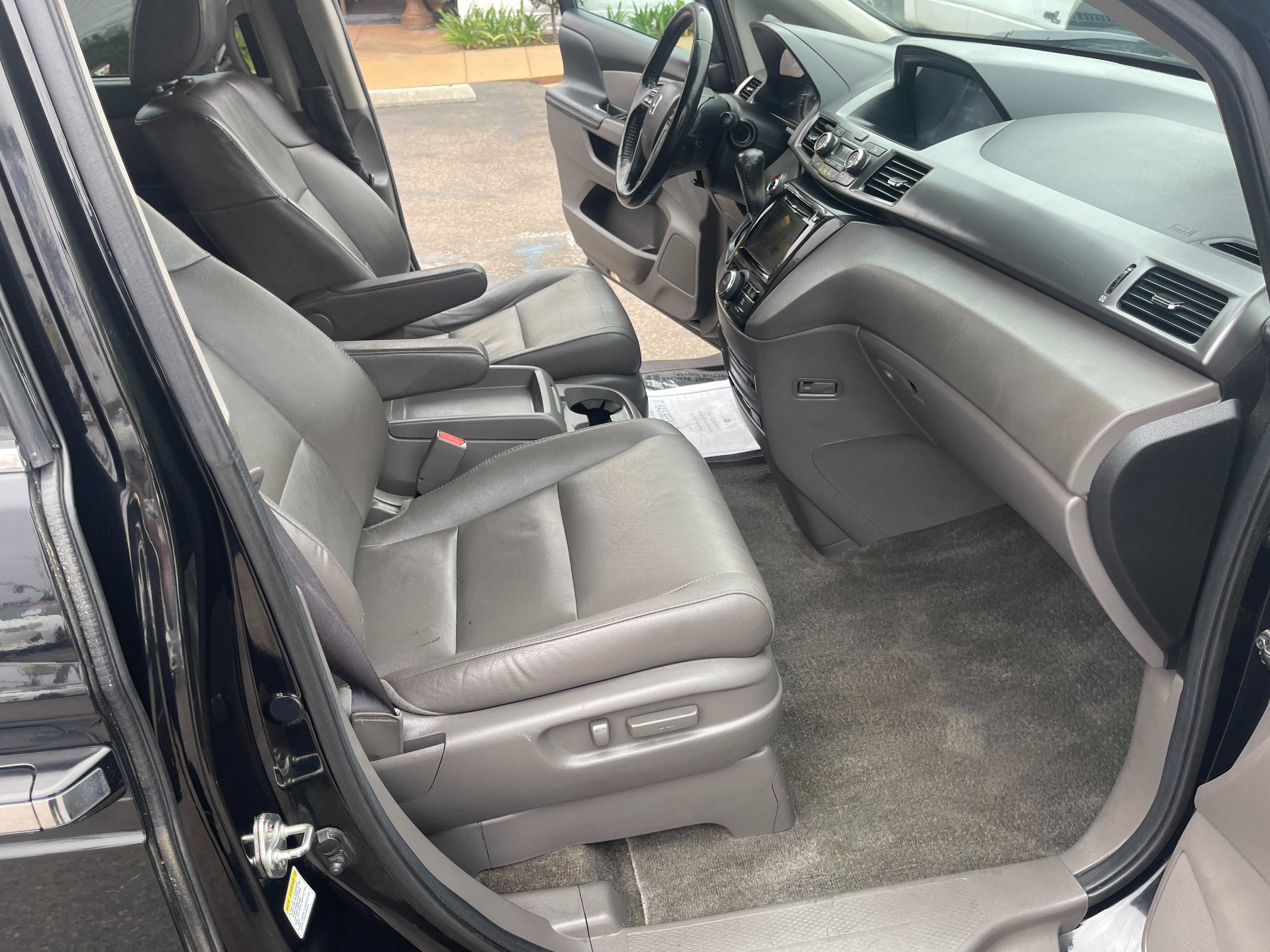 Used 2014 Honda Odyssey Touring Elite image 19
