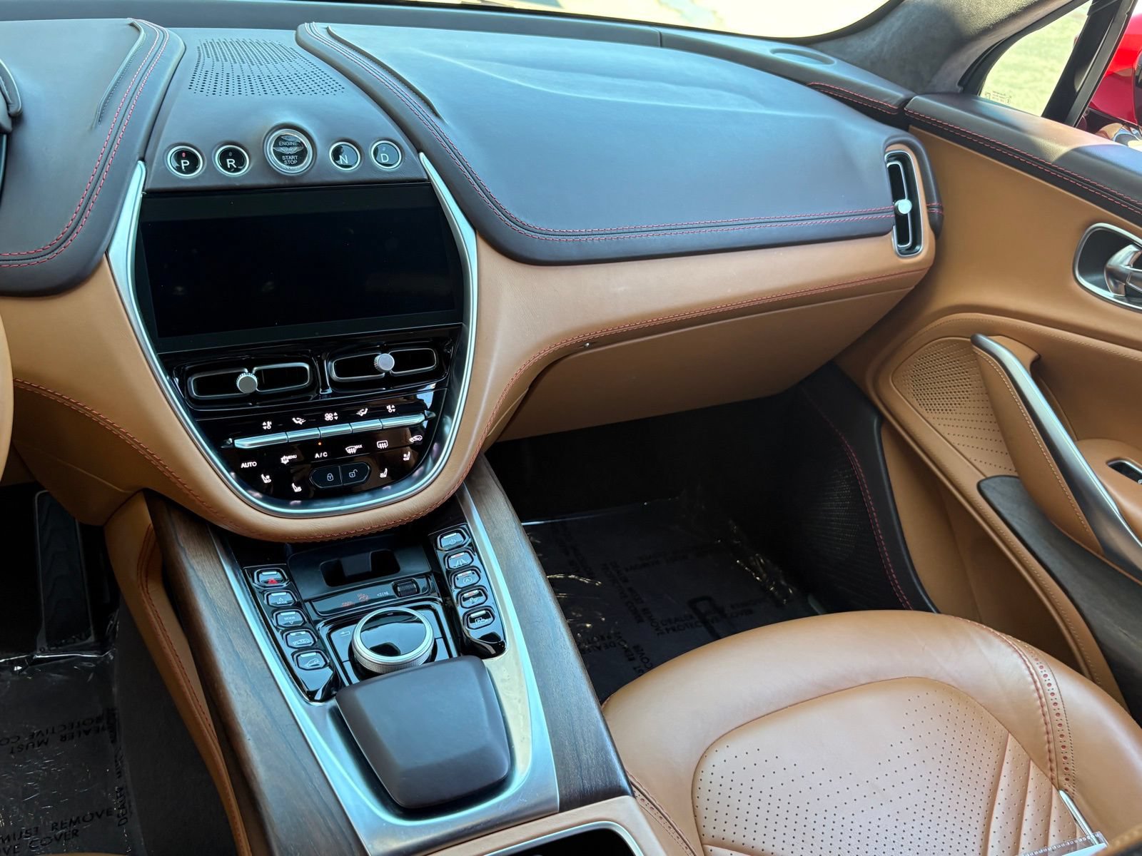 Used 2021 Aston Martin DBX AWD/4WD image 13