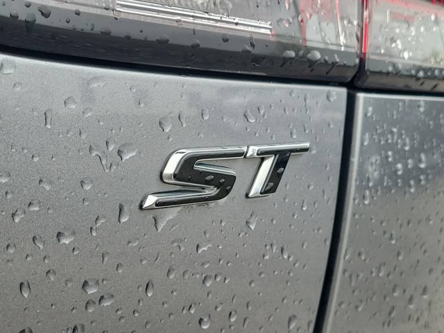 Certified 2021 Buick Envision Essence w/ Sport Touring Package FWD image 8