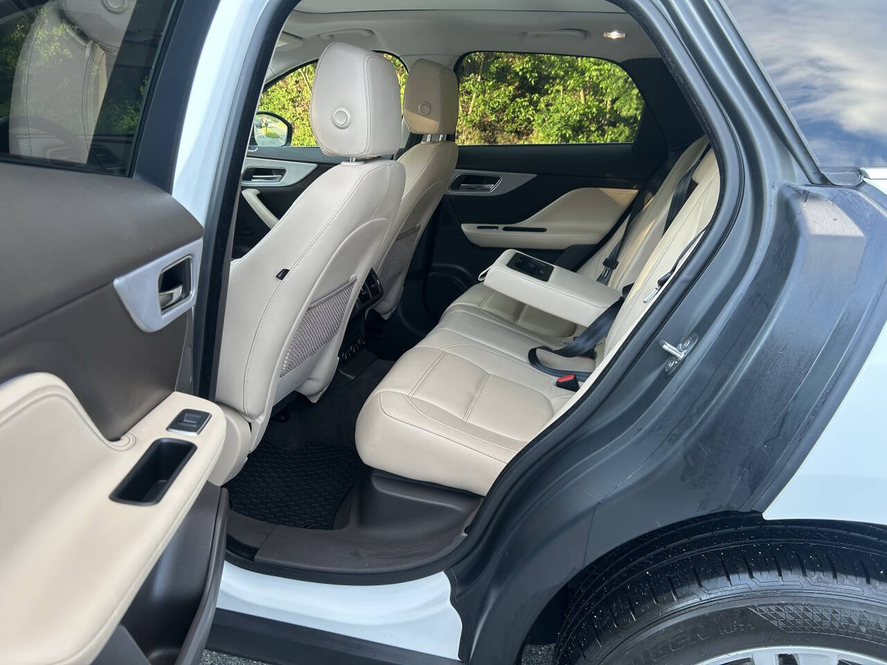 Used 2017 Jaguar F-PACE Prestige AWD/4WD image 25