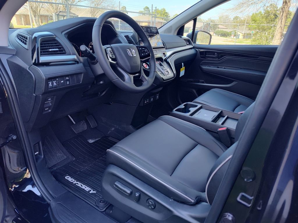 New 2026 Honda Odyssey Touring image 2