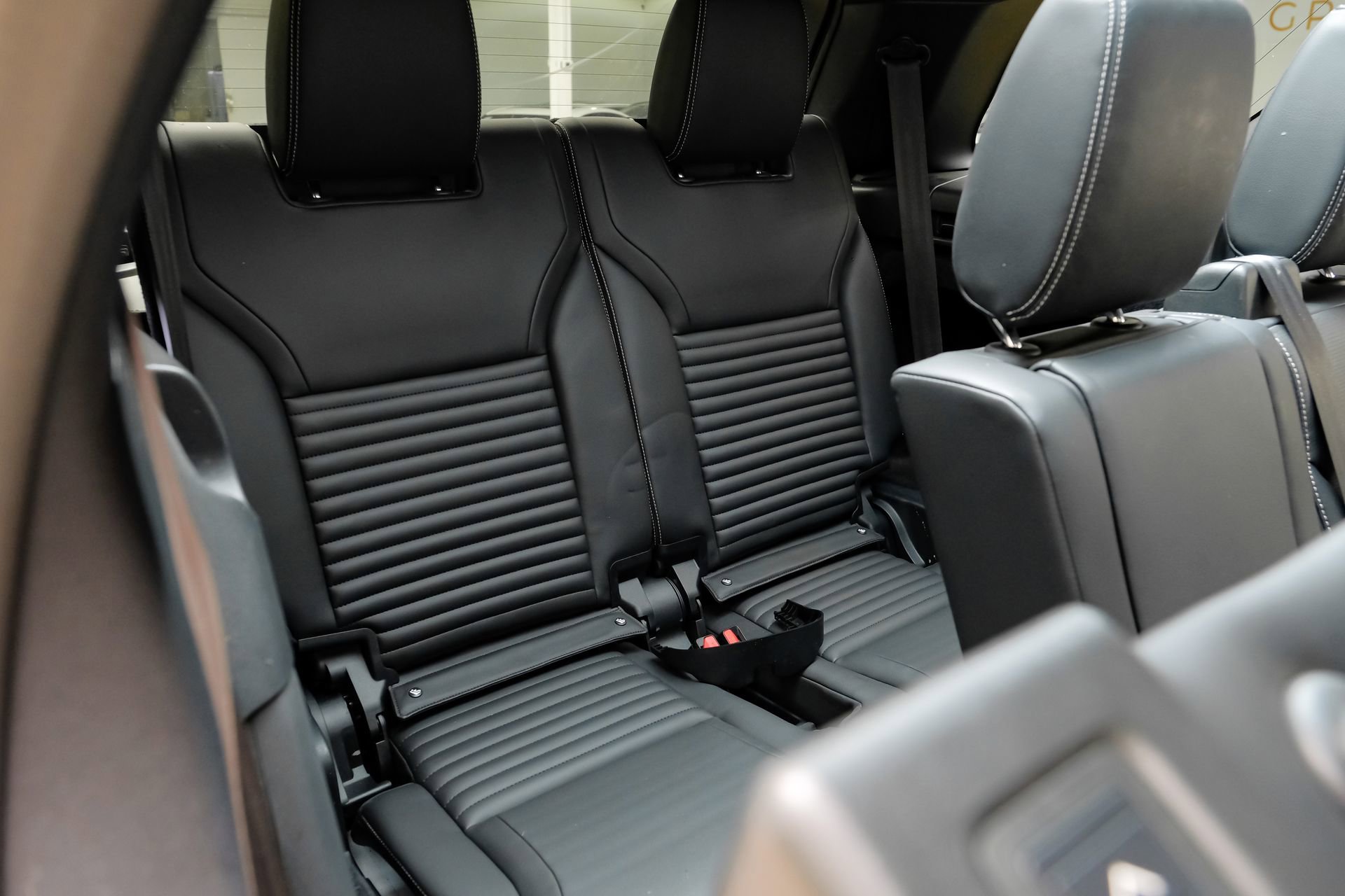 Used 2023 Land Rover Discovery S R-Dynamic image 43