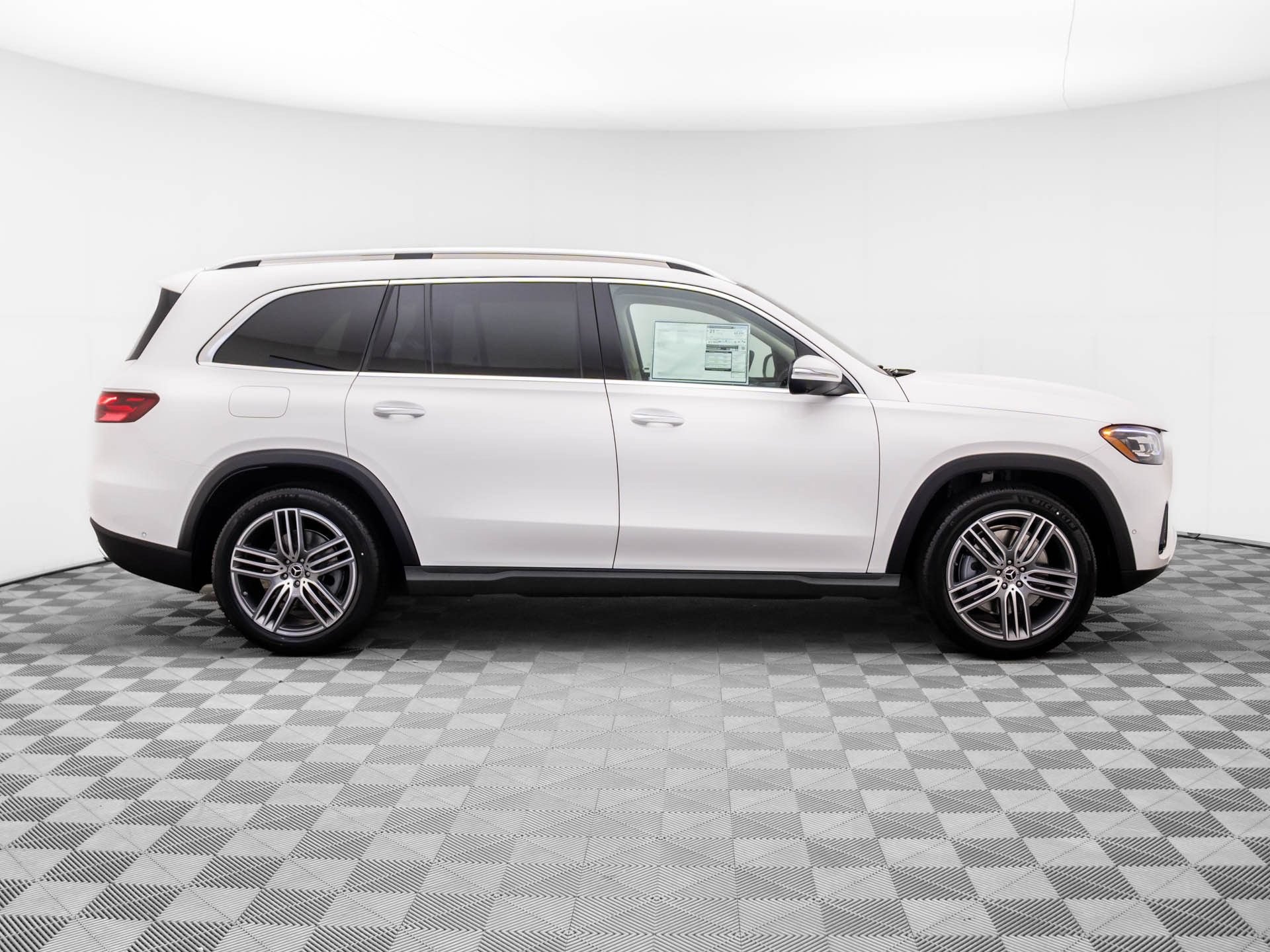 New 2026 Mercedes-Benz GLS 450 4MATIC image 6