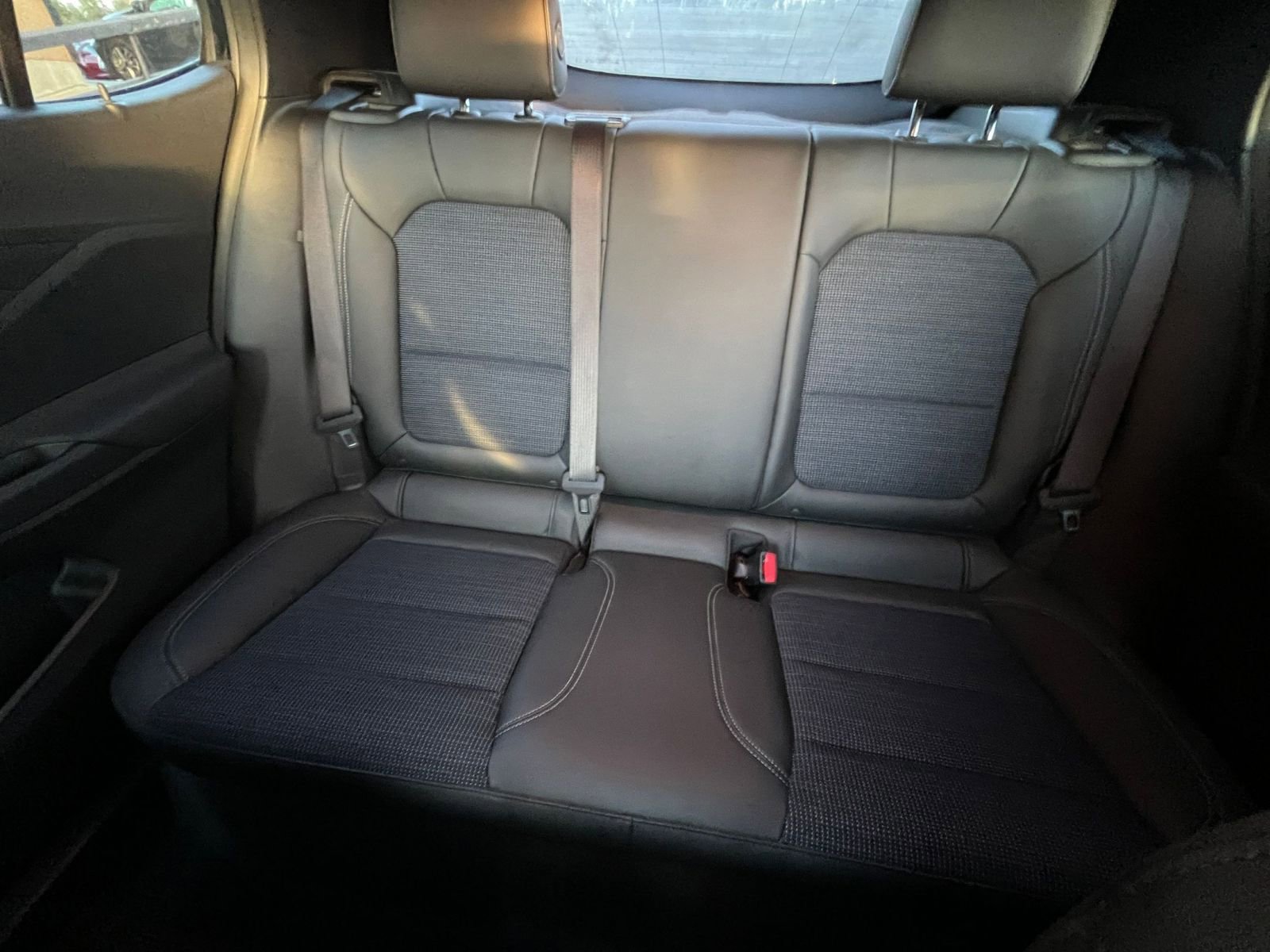 Used 2025 Buick Envista Preferred image 38