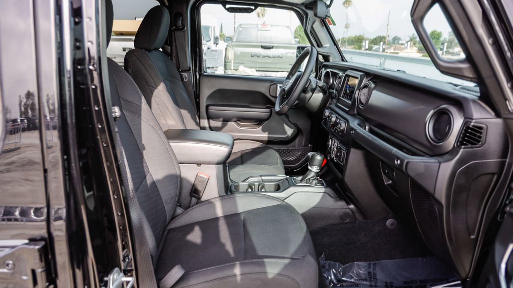 Used 2023 Jeep Gladiator Sport AWD/4WD image 20