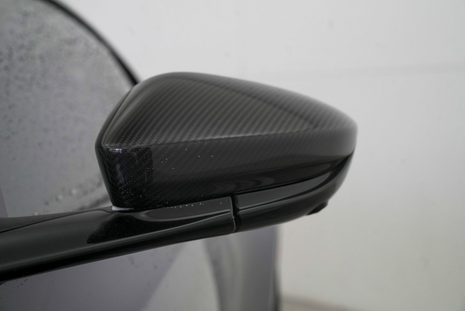 Used 2023 Aston Martin DBS Coupe image 7