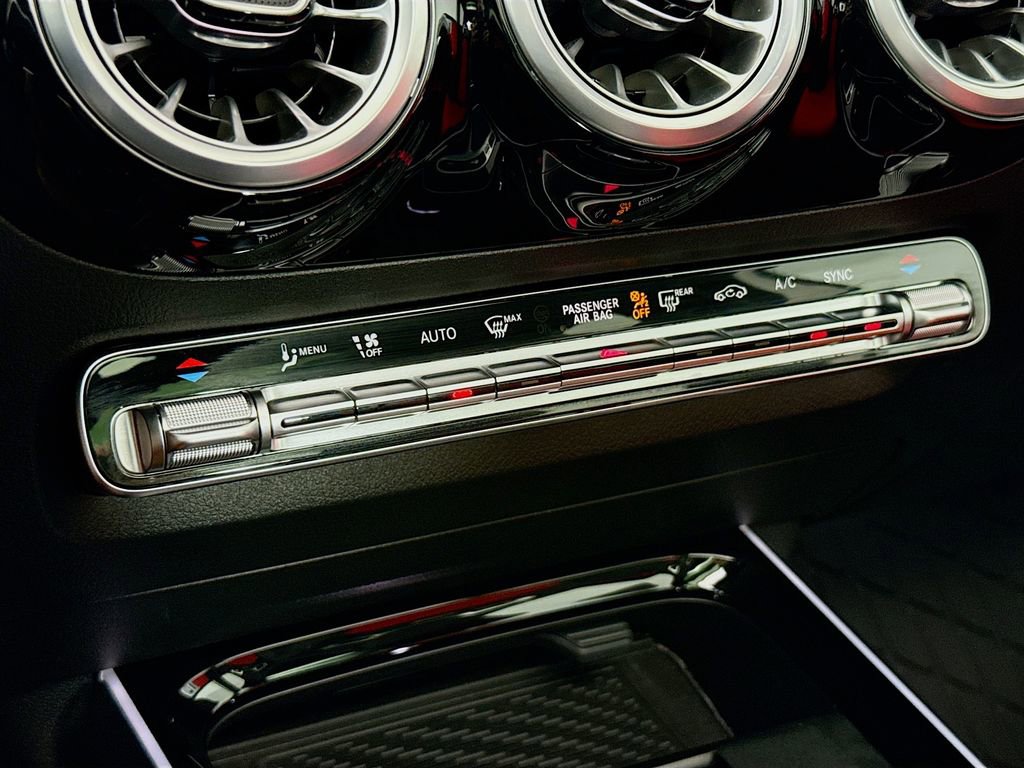 Used 2024 Mercedes-Benz GLA 35 AMG 4MATIC image 17