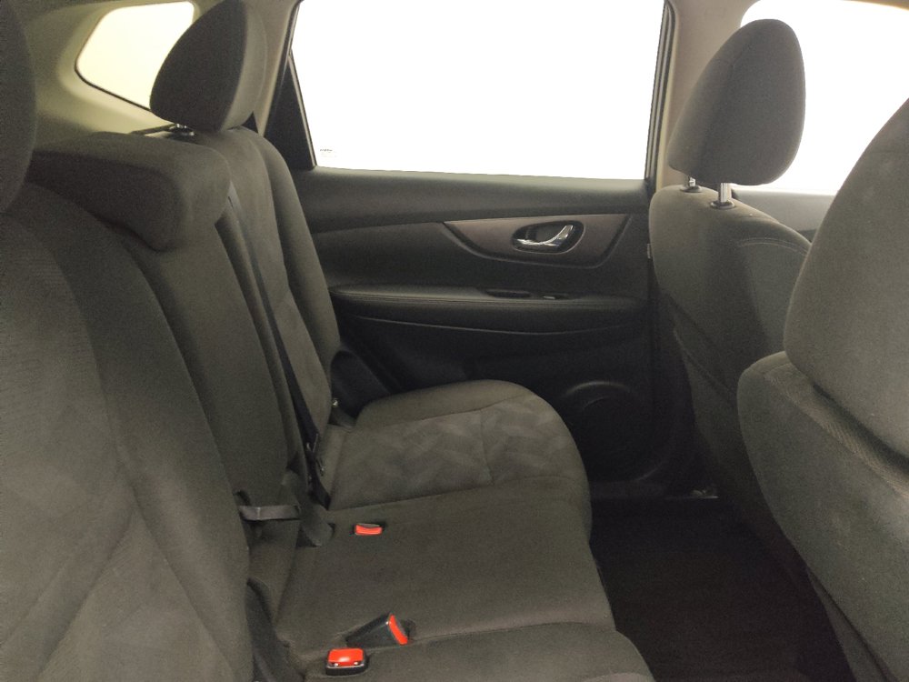 Used 2016 Nissan Rogue SV AWD/4WD image 19
