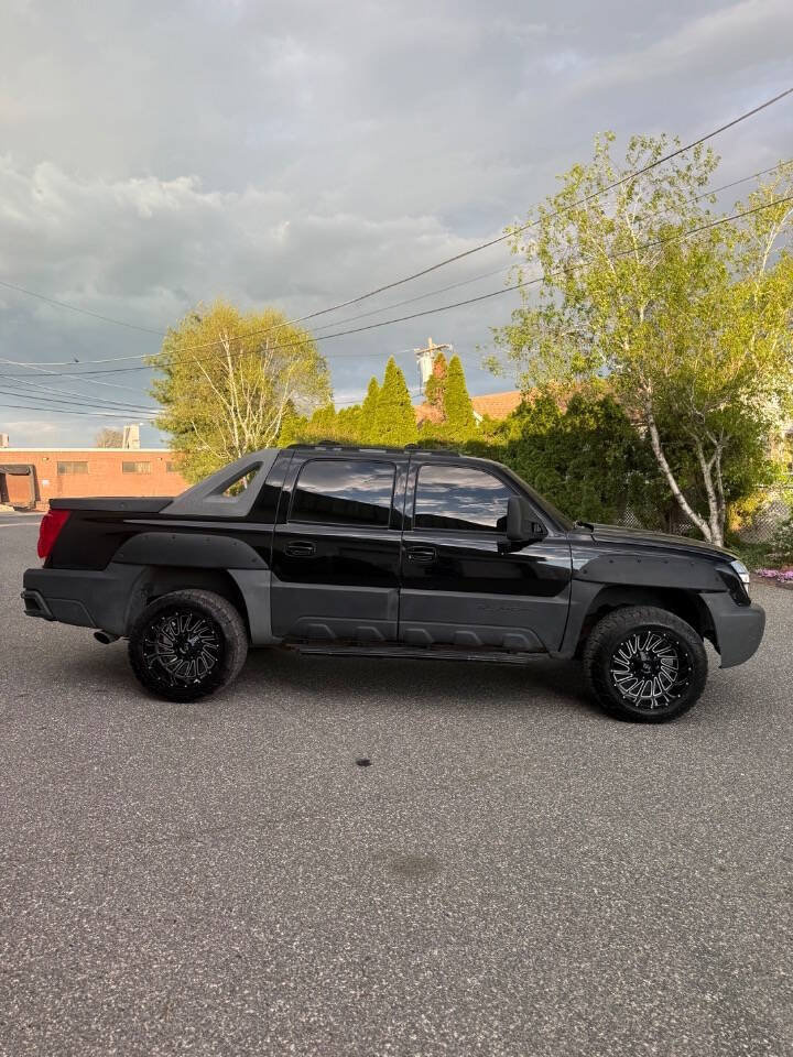 Used 2003 Chevrolet Avalanche 4x4 w/ The North Face Edition image 9