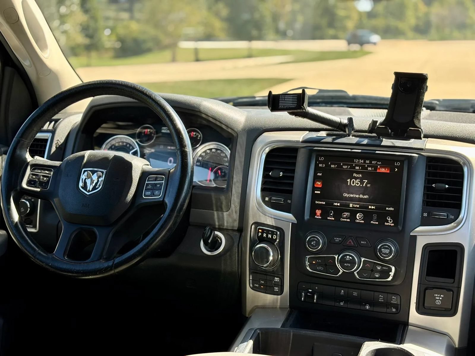 Used 2015 RAM 1500 Outdoorsman AWD/4WD image 12