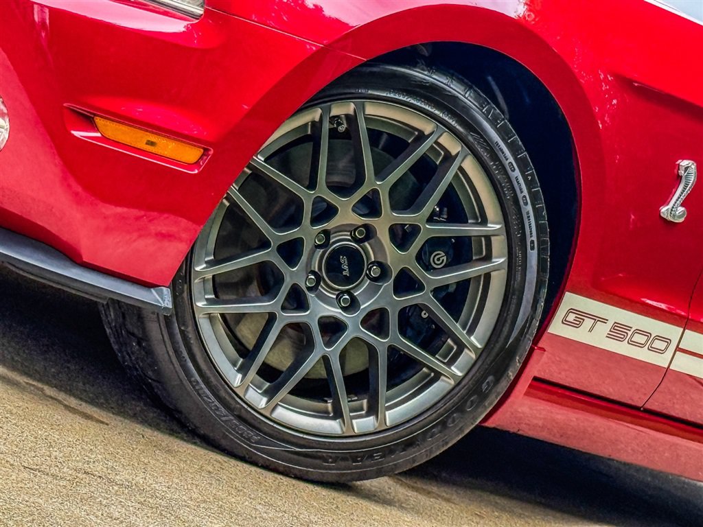 Used 2013 Ford Mustang Shelby GT500 RWD image 5