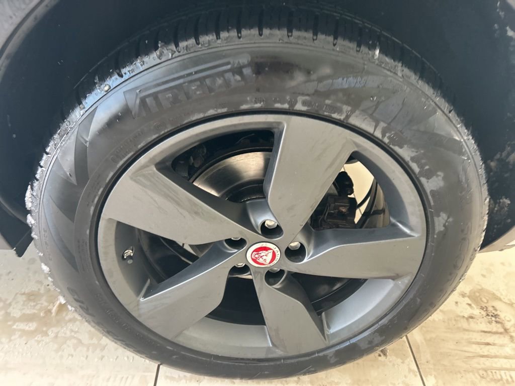 Used 2020 Jaguar E-PACE Checkered Flag image 21