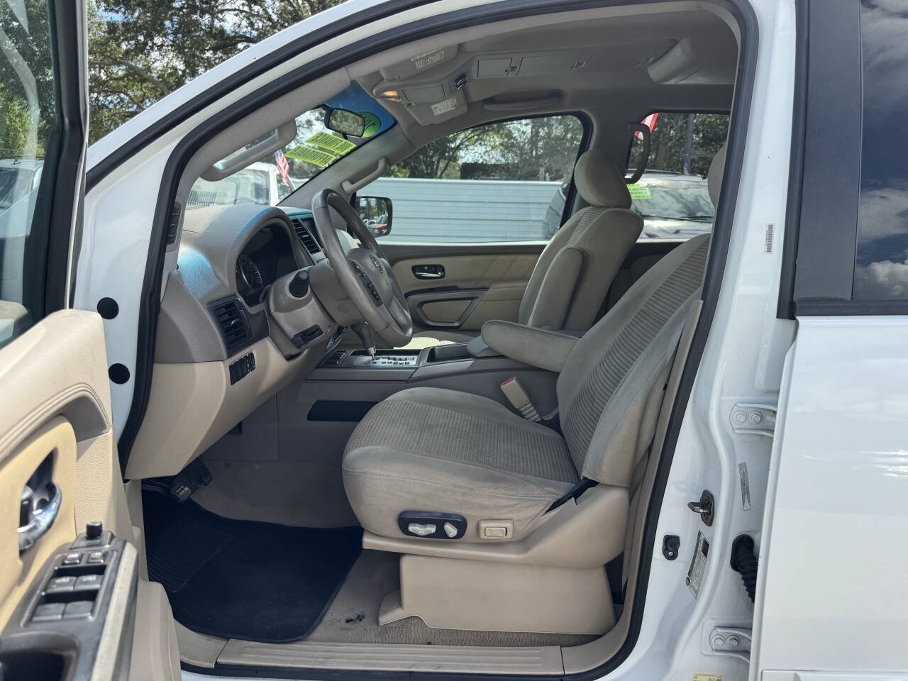 Used 2015 Nissan Armada SV RWD image 10