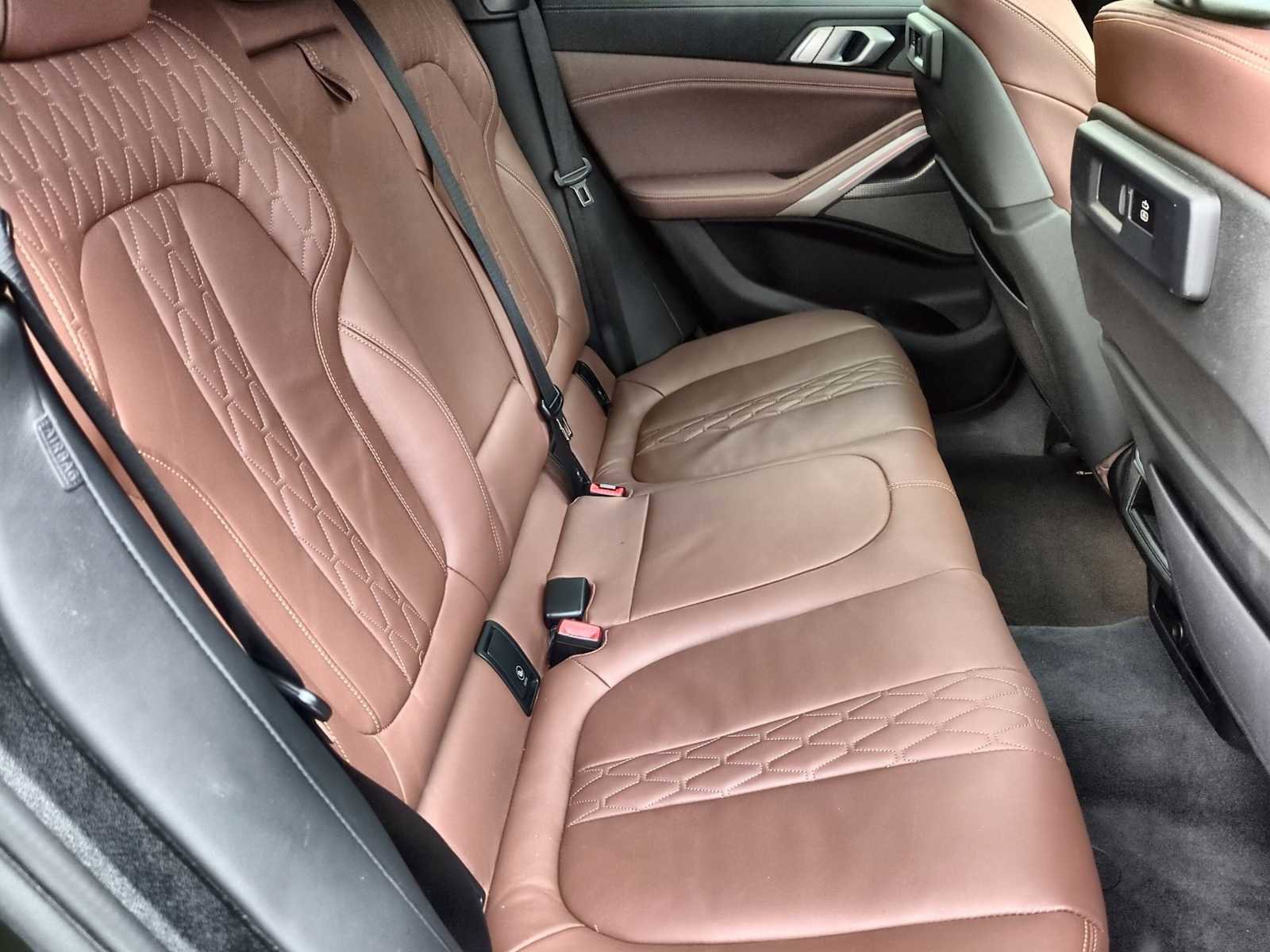 Used 2021 BMW X6 xDrive40i w/ M Sport Package image 21