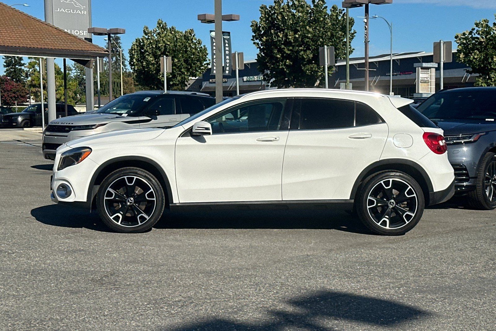 Used 2020 Mercedes-Benz GLA 250 4MATIC image 2