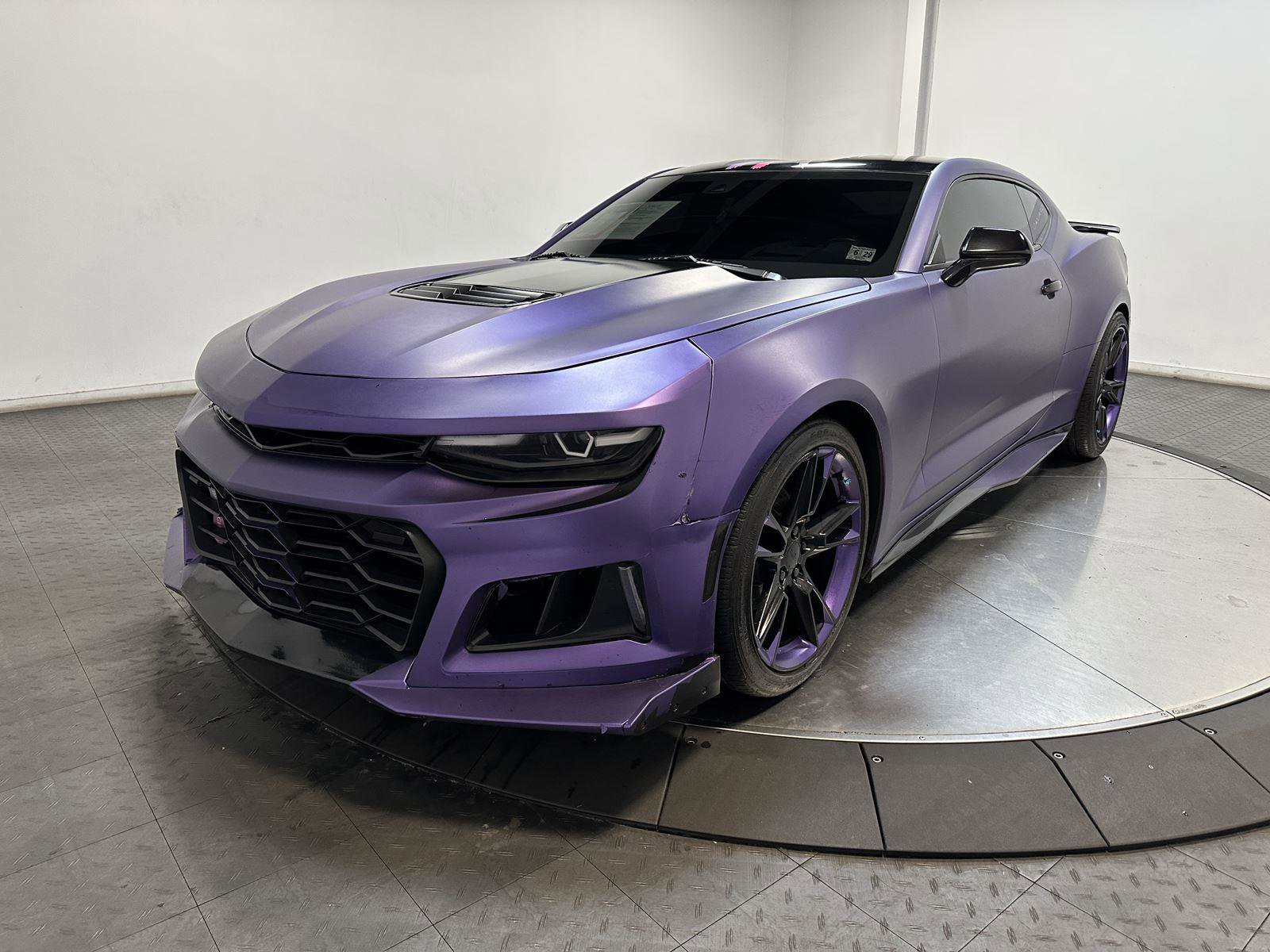Used 2024 Chevrolet Camaro LT RWD image 6