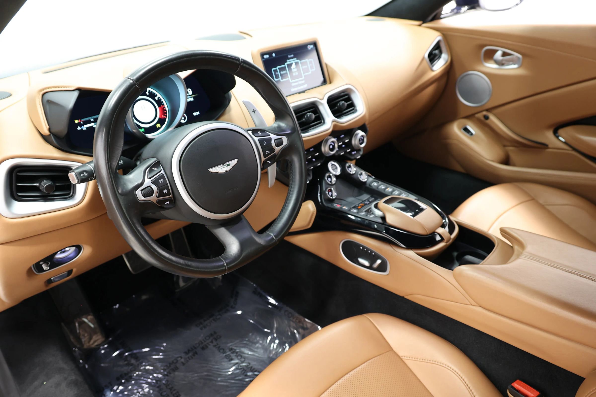 Used 2019 Aston Martin V8 Vantage Coupe RWD image 45