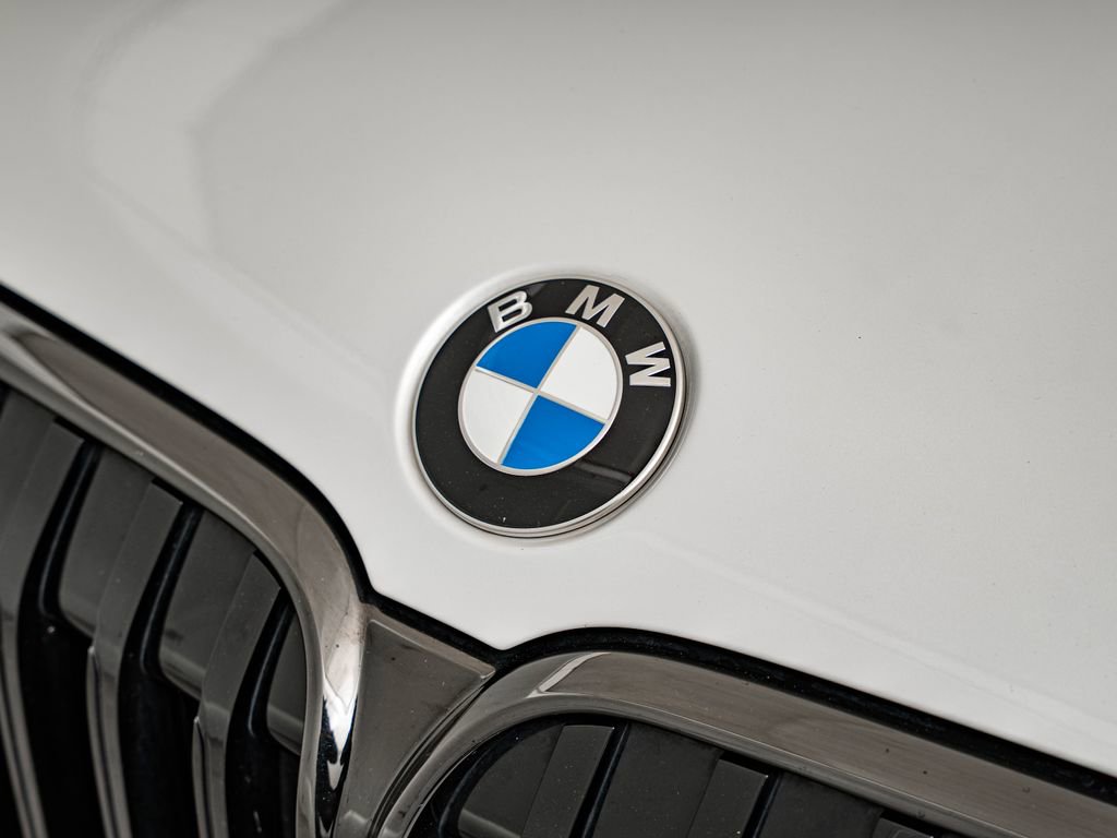Used 2022 BMW 750i xDrive w/ Autobahn Package AWD/4WD image 12