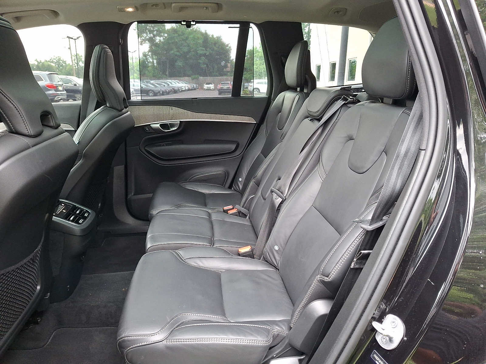 Used 2024 Volvo XC90 B6 Ultimate w/ Protection Package Premier AWD/4WD image 8