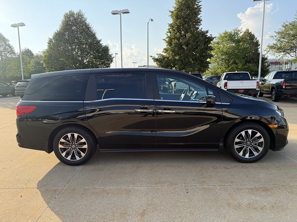 Used 2024 Honda Odyssey EX-L image 3
