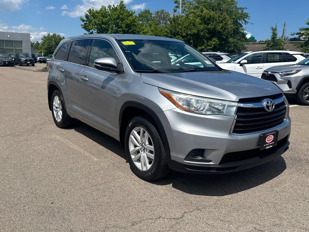 Used 2016 Toyota Highlander LE AWD/4WD image 11
